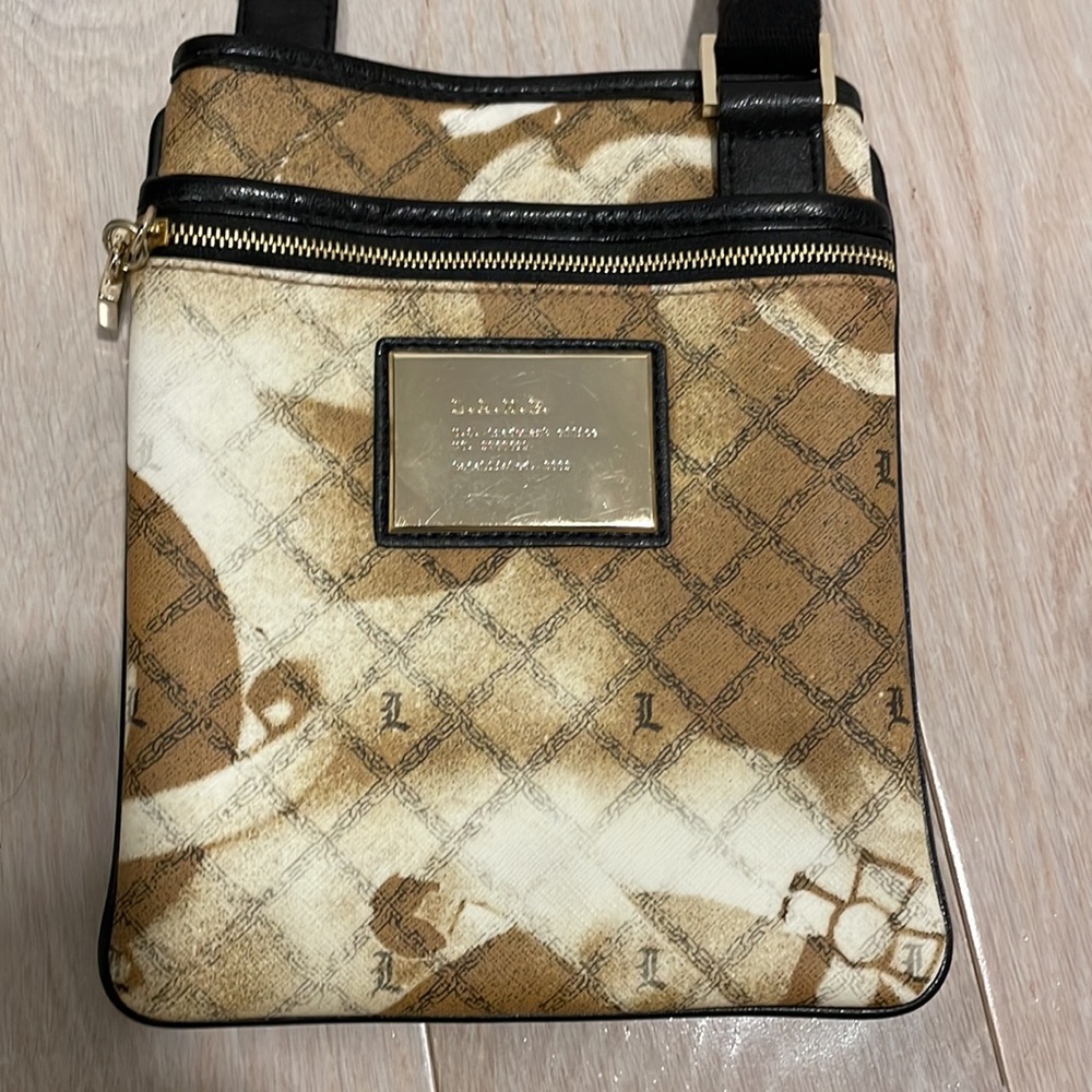 LAMB by Gwen Stefani crossbody purse.  Very good condition!! Gold hardware.